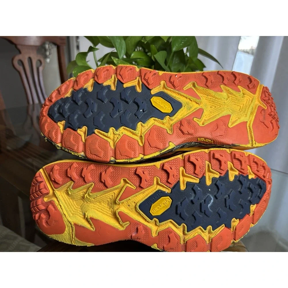 Hoka One One hoka one